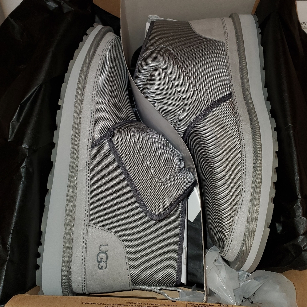 BRAND NEW UGG NEUMEL MOLDED LOGO MENS BOOTS 11